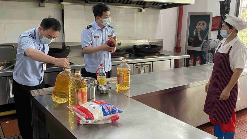 县城餐饮加盟：如何规避潜在风险，选择优质加盟项目**