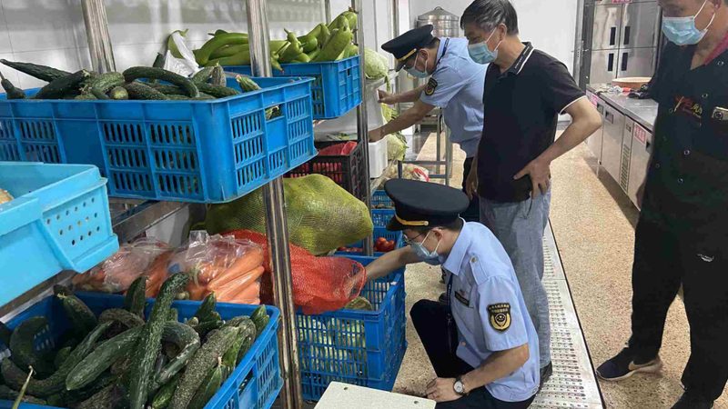 休闲食品代加工模式具有以下优势：